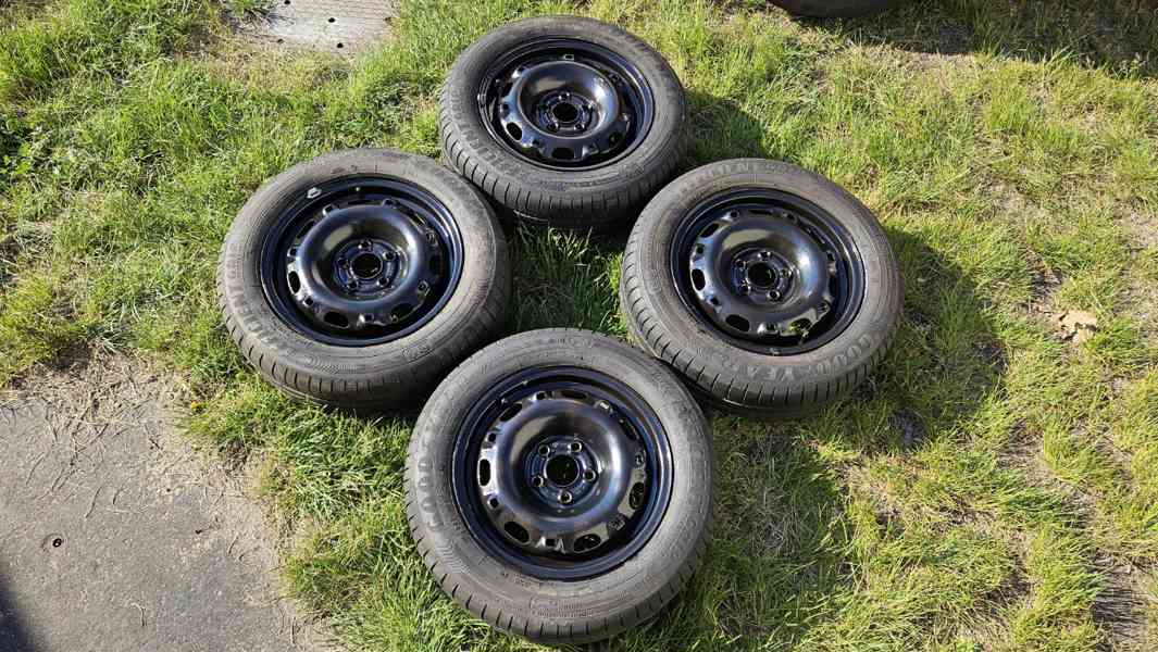 Škoda Fabia letní kola pneumatiky Goodyear 185/60R14 disky - foto 2
