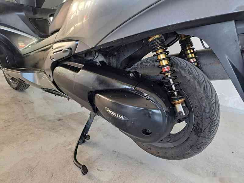Honda Silver Wing 400 ABS - foto 12