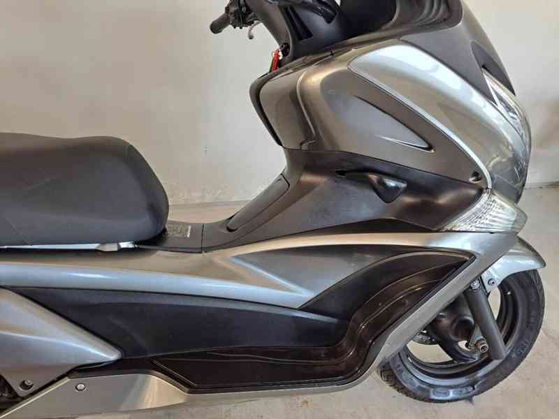 Honda Silver Wing 400 ABS - foto 17