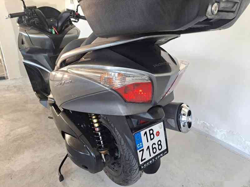 Honda Silver Wing 400 ABS - foto 11
