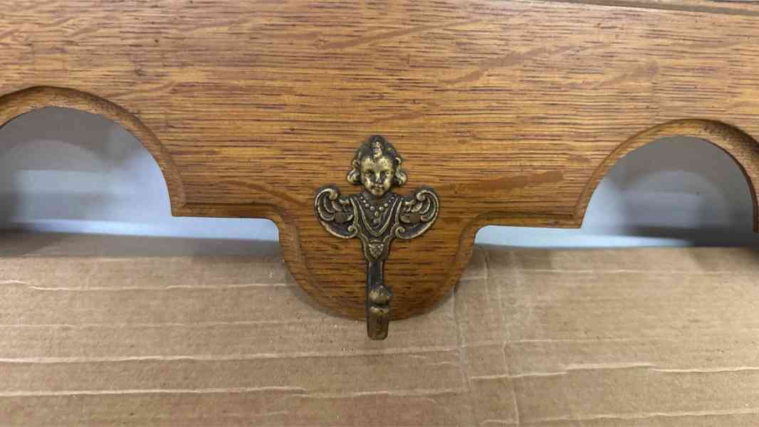 Starožitný rustikální věšák - foto 7