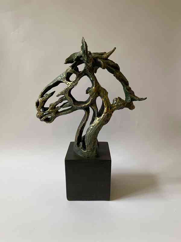 Hlava koně - řezaná designová socha - foto 3