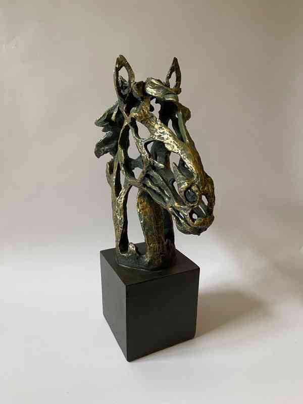 Hlava koně - řezaná designová socha - foto 2