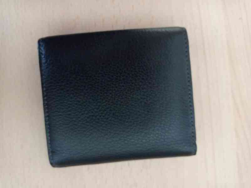 Peněženka kožená NOVÁ, 10,5 cm x 10 cm - foto 4