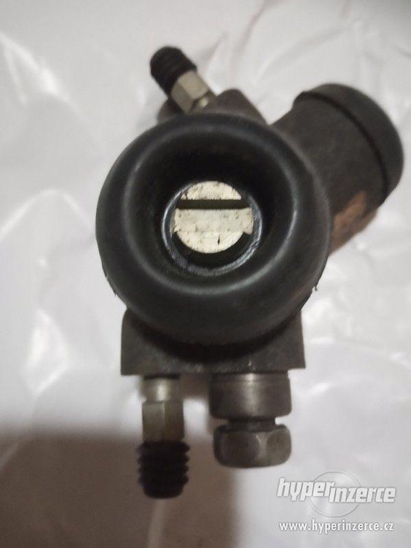 Volha Gaz 24 Karburátor - foto 11