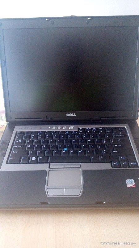 Prodám plně funkční notebook Dell d830 s originálním op. sys - foto 1