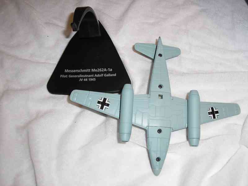 Model Messerschmitt Me-262 - foto 4