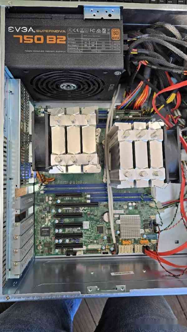 Dual xeon e5 24 a vice jader. 16gb ram, ssd. Win - foto 5