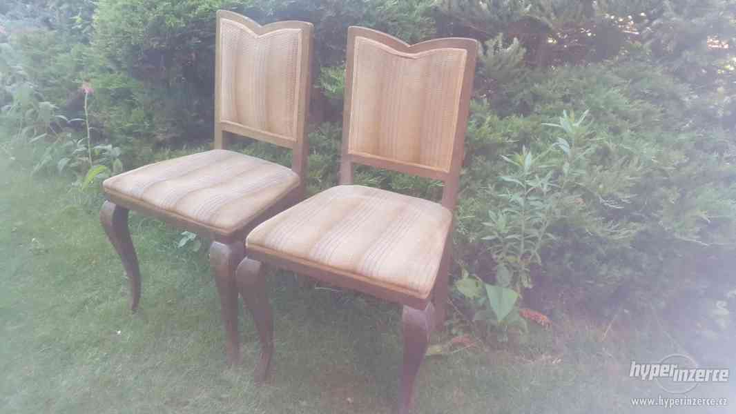 Prodám dřevěné židle s čalouněním 2 ks. - foto 1
