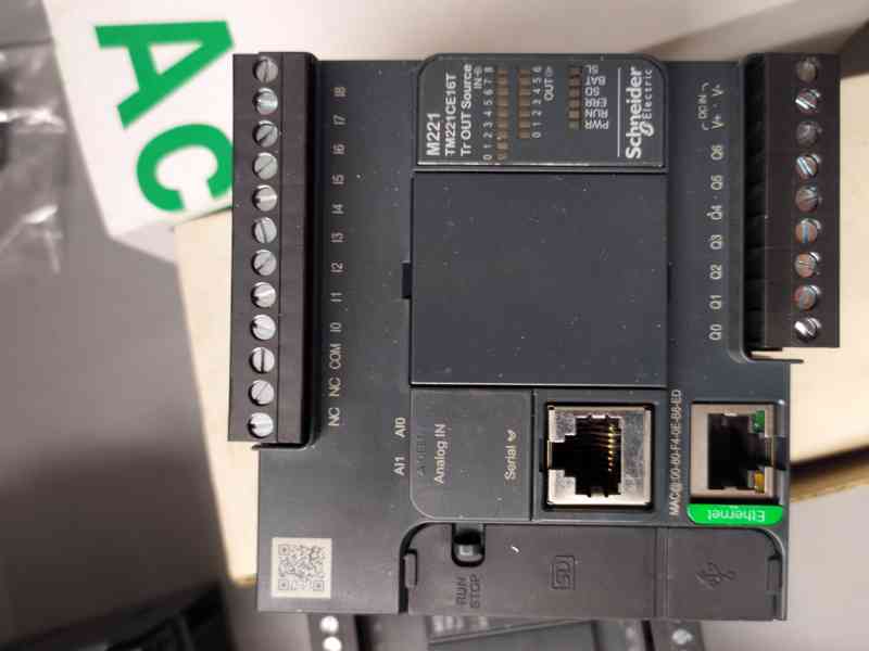 PLC Schneider  - foto 3