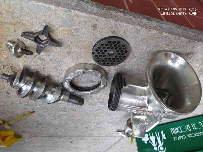 ruční mlýnek na maso levně - foto 2