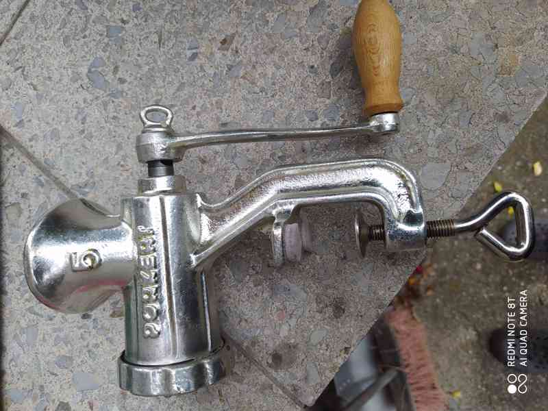 ruční mlýnek na maso levně - foto 3