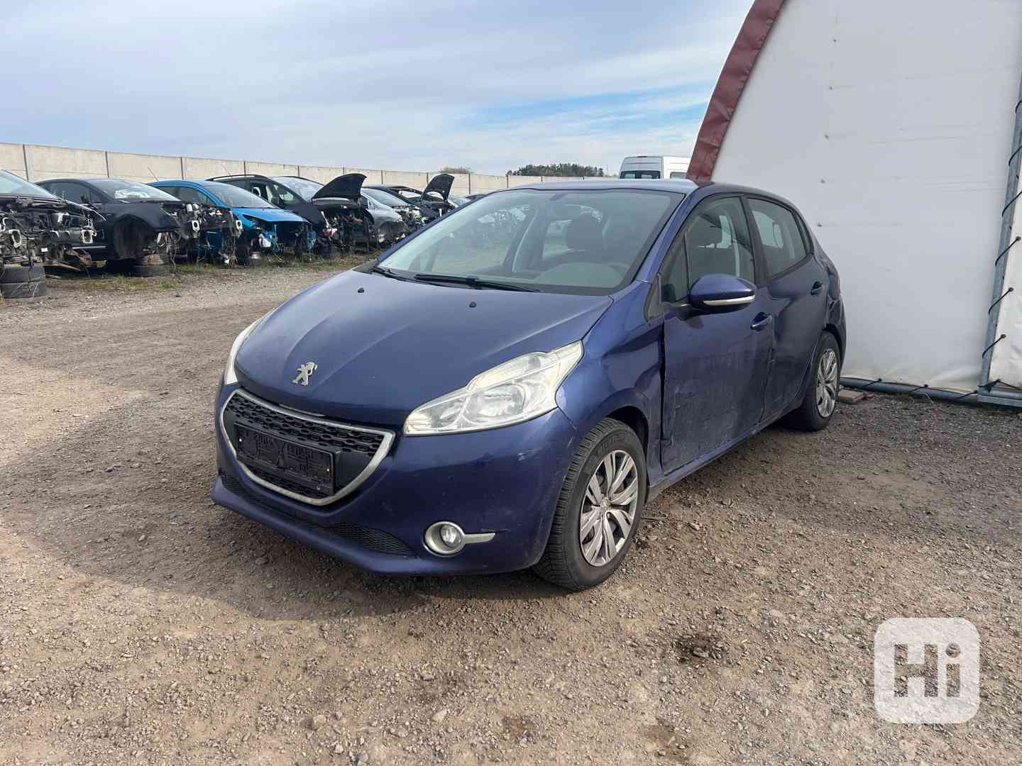 Peugeot 208 1,2 60KW rok 2013 prodám díly - foto 1