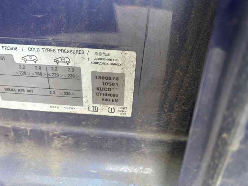 Peugeot 208 1,2 60KW rok 2013 prodám díly - foto 6