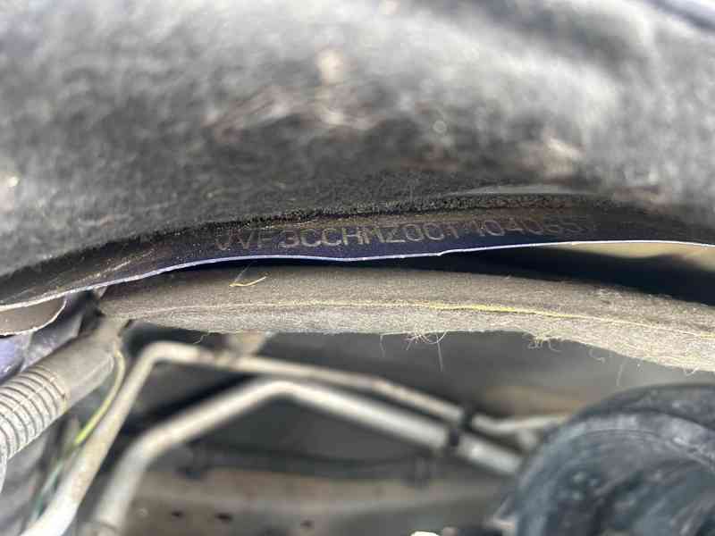 Peugeot 208 1,2 60KW rok 2013 prodám díly - foto 8