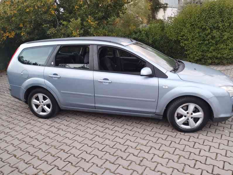 Ford Focus 2,0 TDCI Ghia combi - foto 2