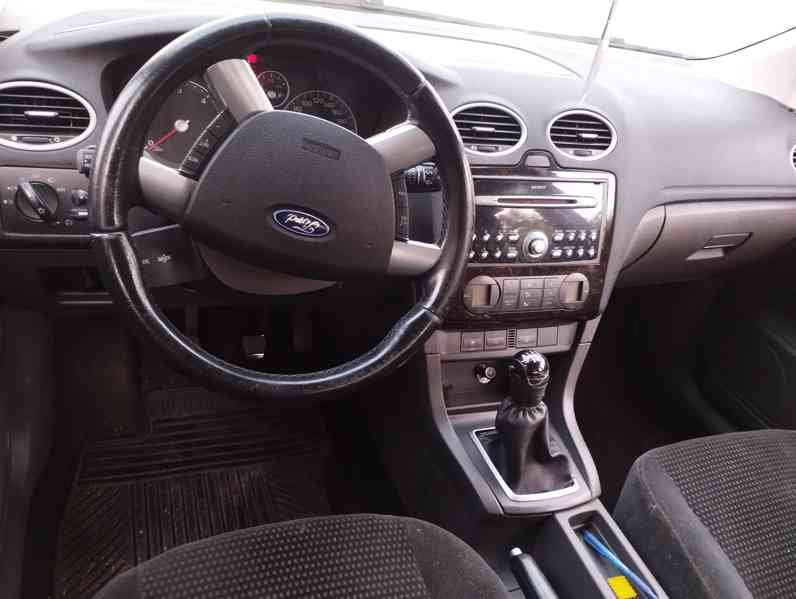 Ford Focus 2,0 TDCI Ghia combi - foto 10