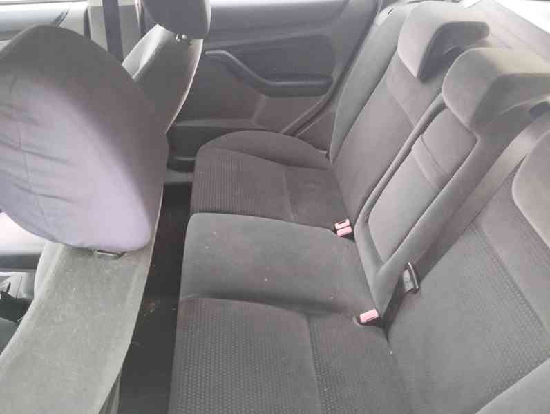 Ford Focus 2,0 TDCI Ghia combi - foto 9