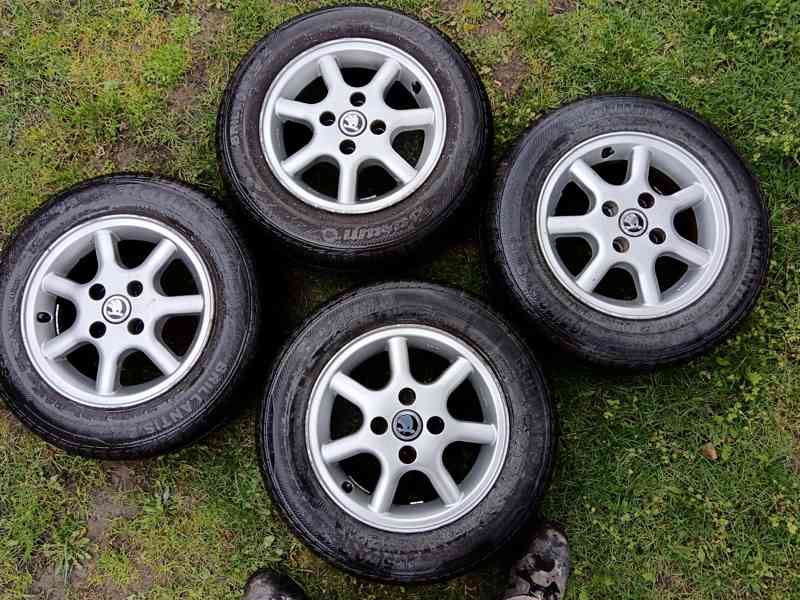 ALU 13 kola Škoda VW Opel Nissan Renault + pneu PĚKNÉ