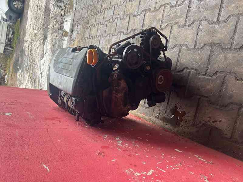 Motor 1,2 16V 55KW D4F F7 Renault Kangoo kompletní - foto 2