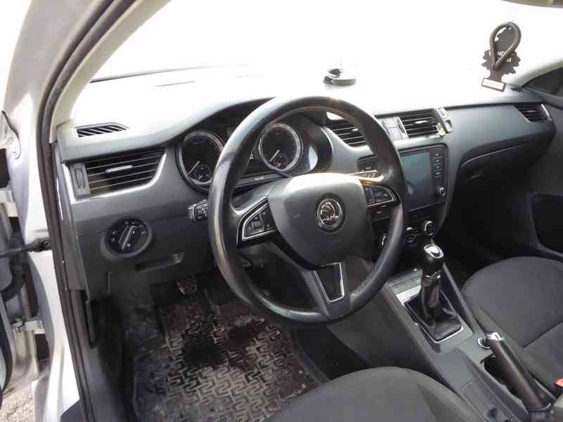 ŠKODA Octavia Combi Style 1,6 TDI 85 kW, 3061 - foto 17