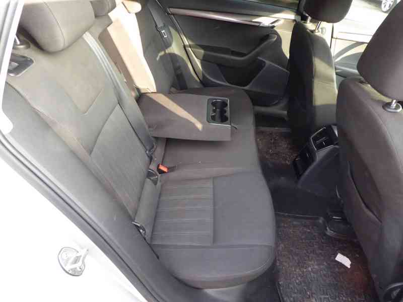 ŠKODA Octavia Combi Style 1,6 TDI 85 kW, 3061 - foto 13