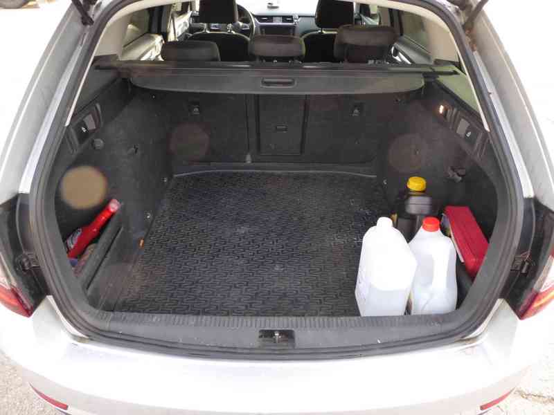 ŠKODA Octavia Combi Style 1,6 TDI 85 kW, 3061 - foto 12