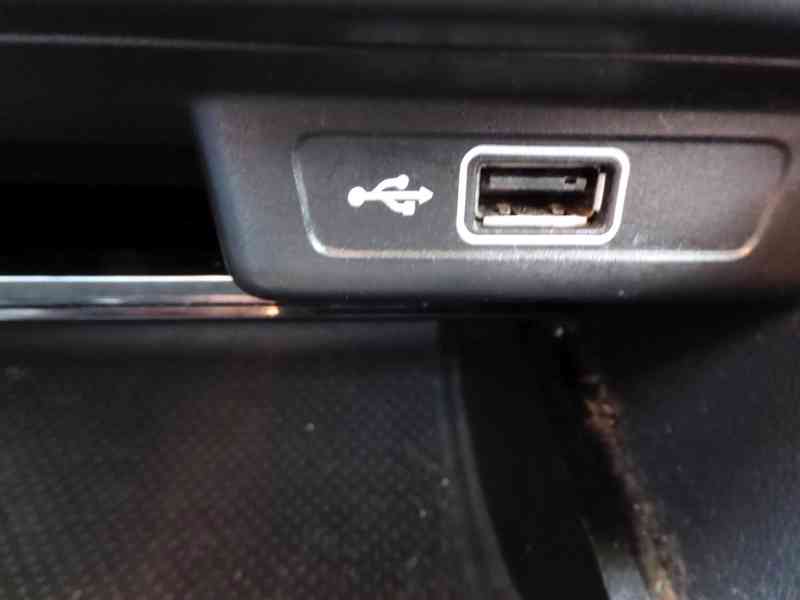 ŠKODA Octavia Combi Style 1,6 TDI 85 kW, 3061 - foto 26