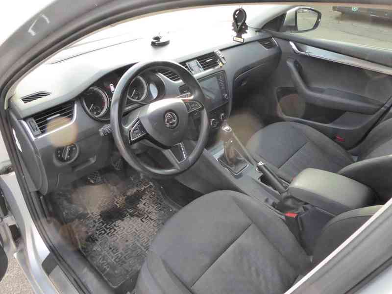 ŠKODA Octavia Combi Style 1,6 TDI 85 kW, 3061 - foto 9