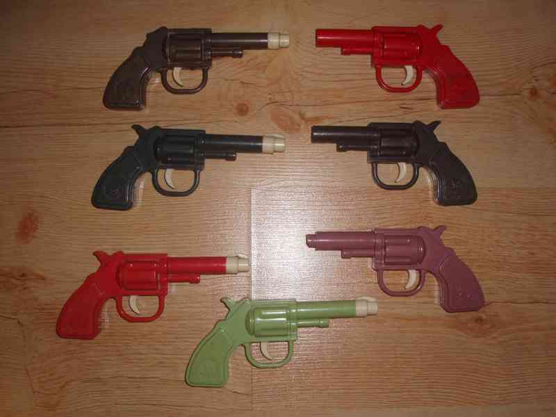 Vinnetou, Shatterhand - tomahavky a pouzdra,kolty - foto 8