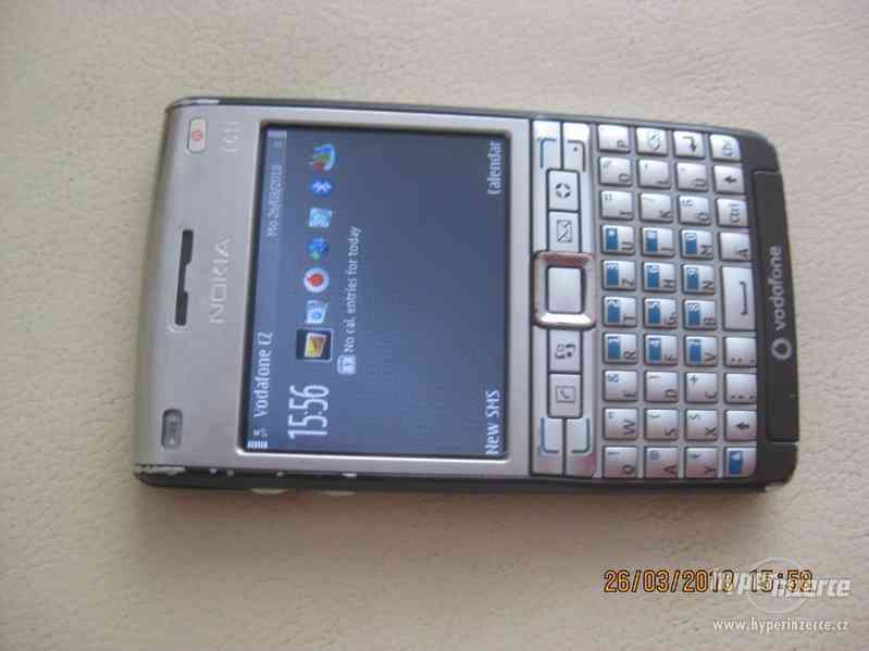Nokia E61i z r.2007 - funkční telefon s QWERTY klávesnicí - foto 2