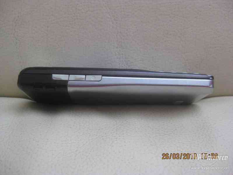 Nokia E61i z r.2007 - funkční telefon s QWERTY klávesnicí - foto 4