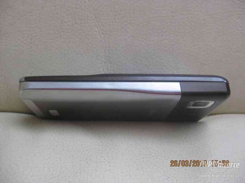 Nokia E61i z r.2007 - funkční telefon s QWERTY klávesnicí - foto 5