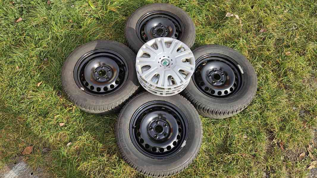 Škoda Octavia 2 zimní kola pneumatiky 195/65 R15 disky 15" - foto 2