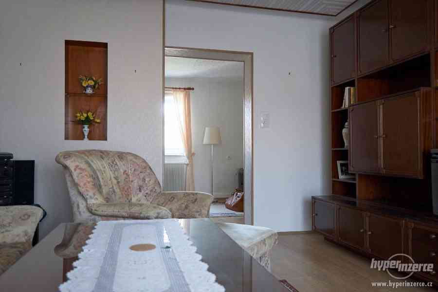 Pronájem bytu 2+1 - 70 m2 v Kobylisích u metra - foto 1
