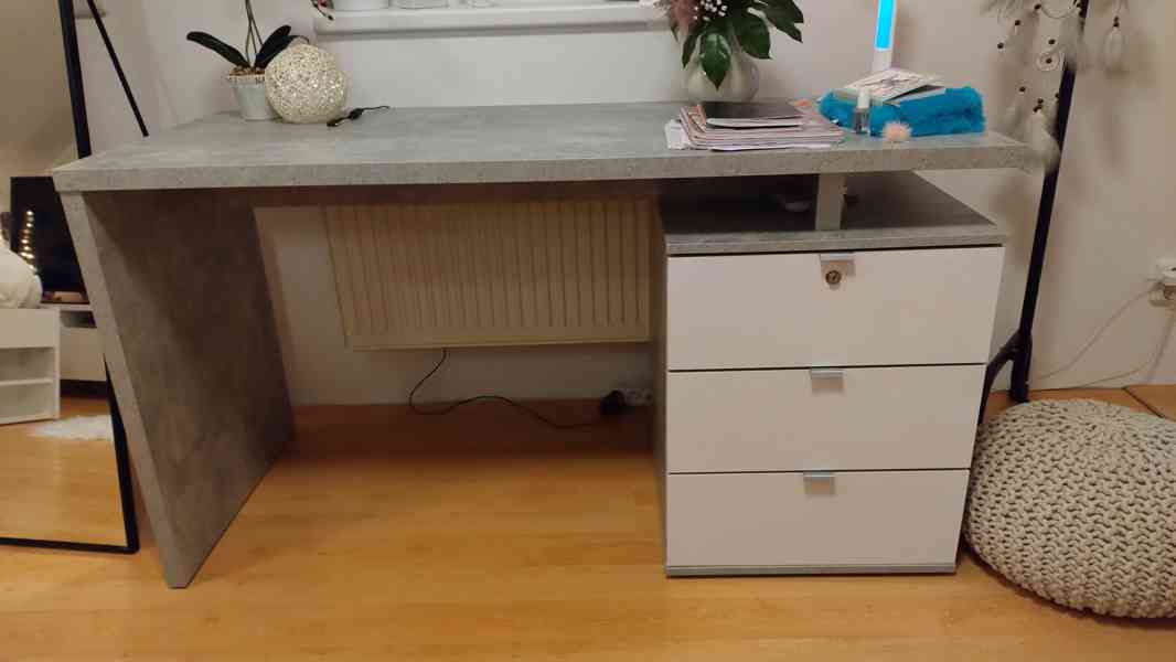 Psací stůl  - foto 2