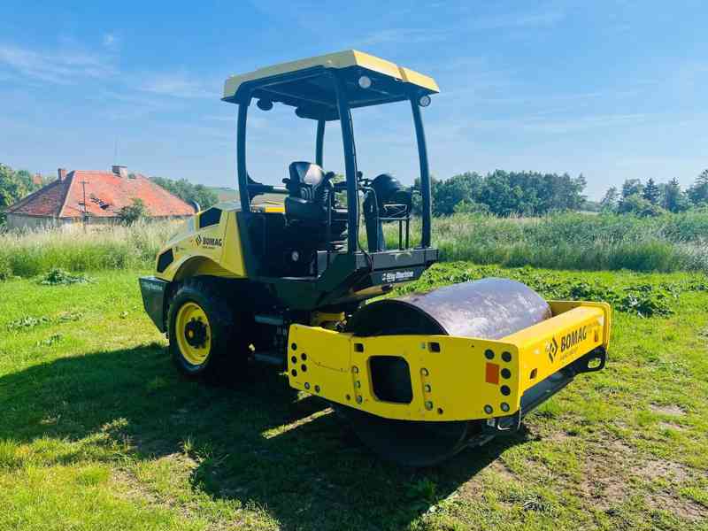 Vibrační válec Bomag BW145DH3 (Možnost leasingu) - foto 6