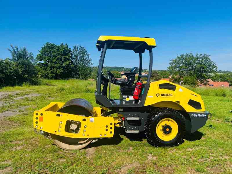 Vibrační válec Bomag BW145DH3 (Možnost leasingu) - foto 2