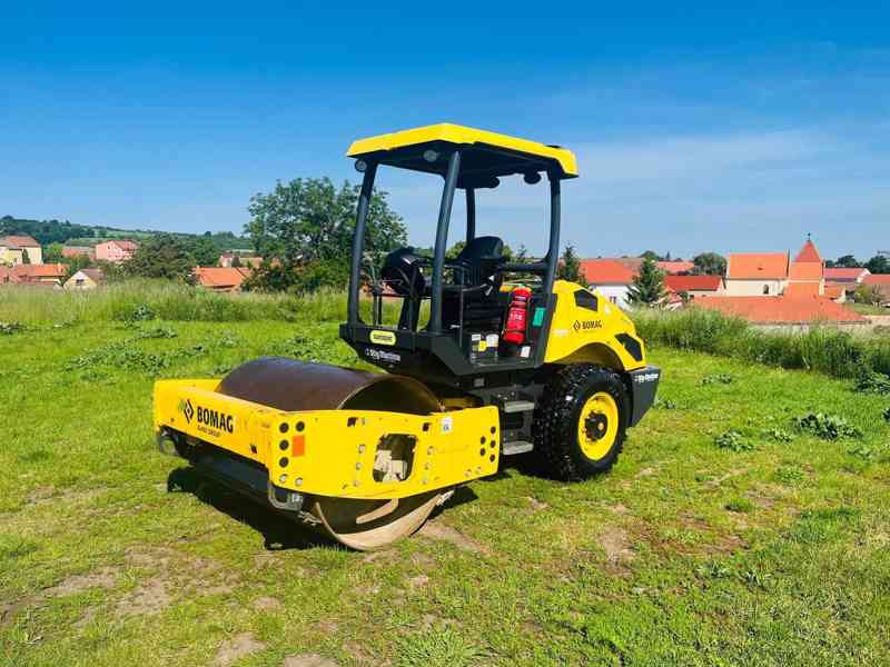 Vibrační válec Bomag BW145DH3 (Možnost leasingu) - foto 1