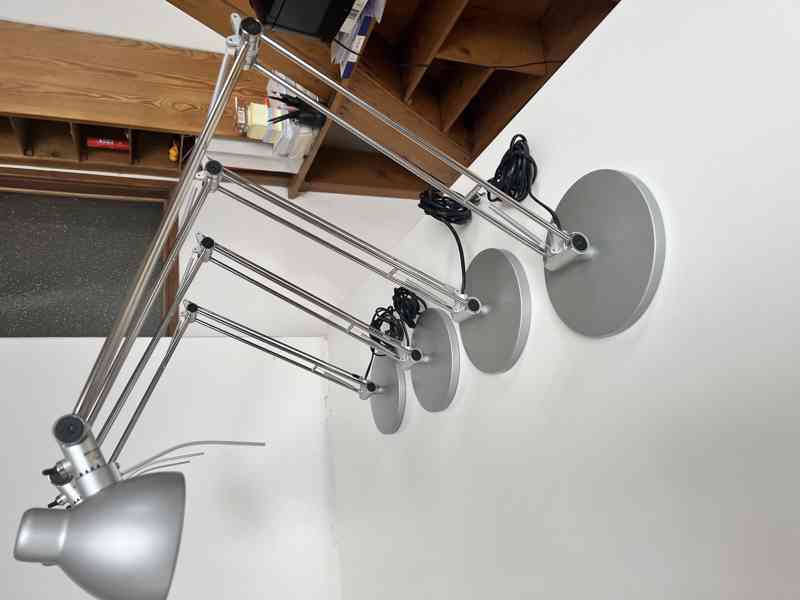Stolní lampa (šedostříbrná) - foto 2