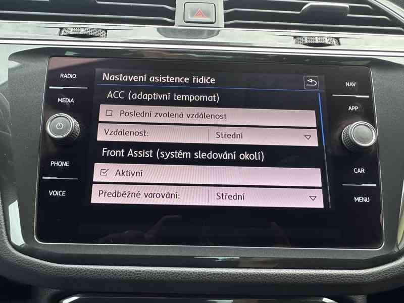 Volkswagen Tiguan 2.0 TDI 110kW/4x4/DSG/Nav - foto 32