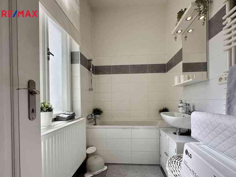 Pronájem bytu 2+1 s balkónem v centru Ostravy, 75 m2 - foto 11