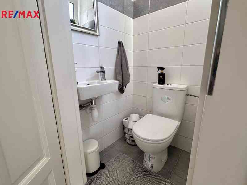 Pronájem bytu 2+1 s balkónem v centru Ostravy, 75 m2 - foto 15