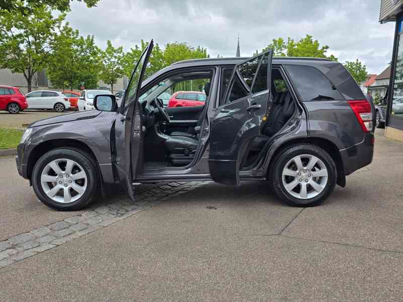 Suzuki Grand Vitara 2.4i 4x4 Aut. benzín 124kw - foto 19