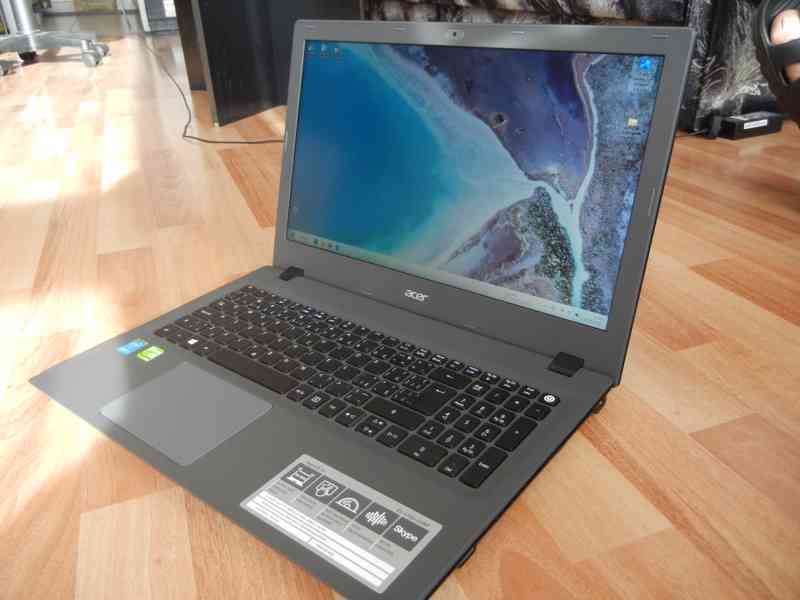 Aspire E15 , Intel Core i3-5005U,GeForce 940M 2GB - foto 5