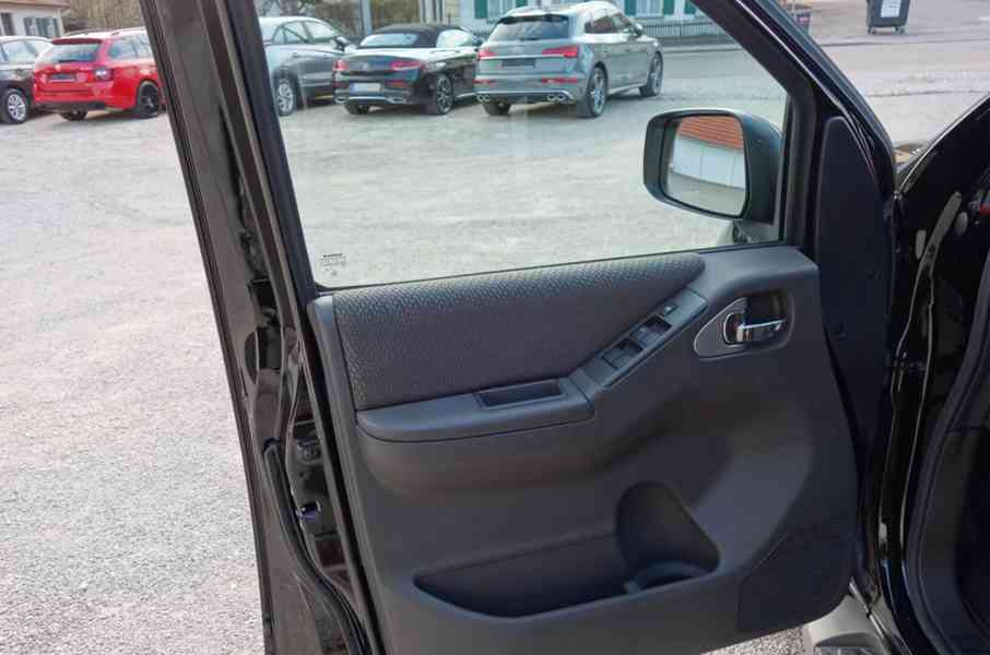 Nissan Pathfinder 2.5 dCi 4x4 140kw - foto 9