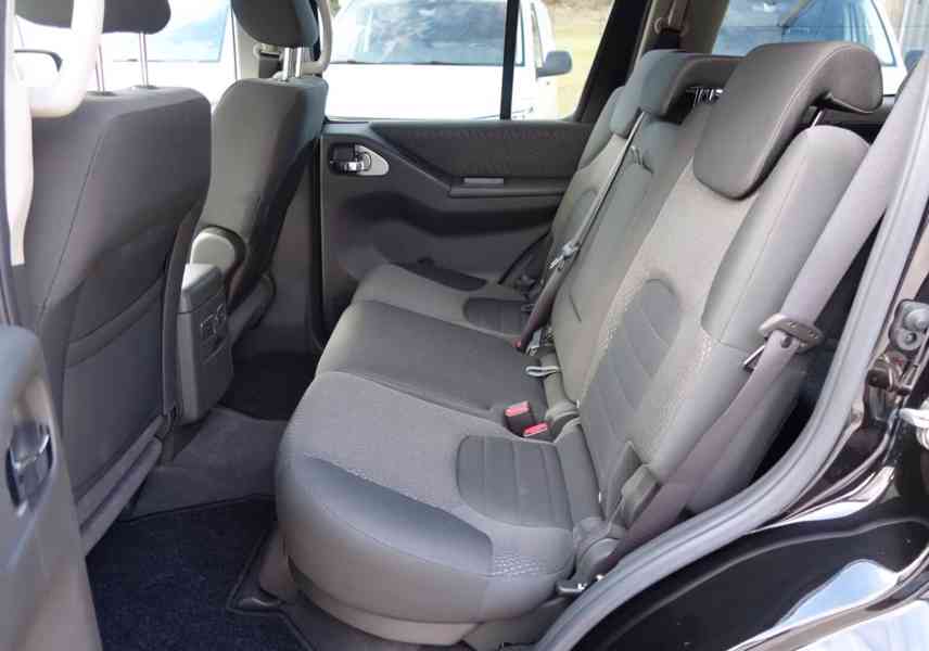 Nissan Pathfinder 2.5 dCi 4x4 140kw - foto 17