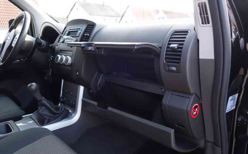 Nissan Pathfinder 2.5 dCi 4x4 140kw - foto 27