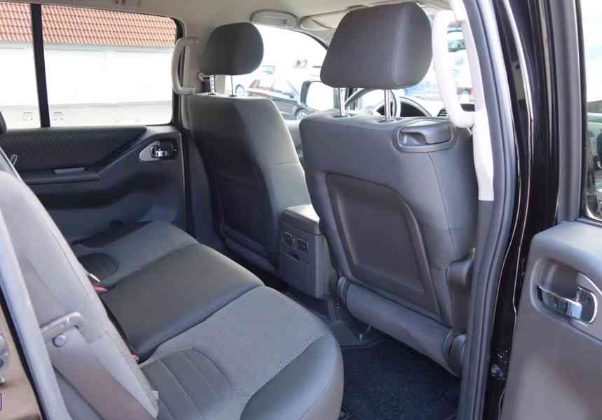 Nissan Pathfinder 2.5 dCi 4x4 140kw - foto 23