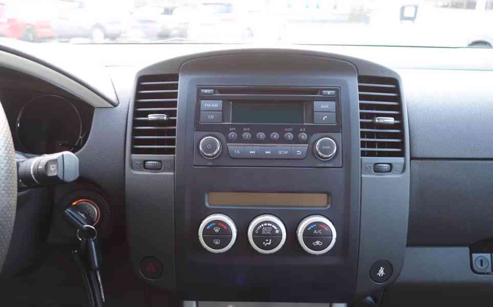 Nissan Pathfinder 2.5 dCi 4x4 140kw - foto 30